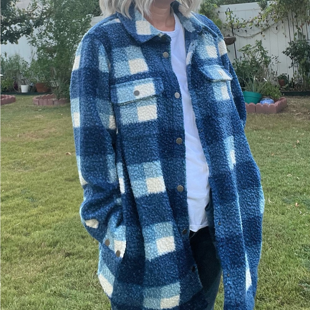 Soft surroundings blue plaid dealto shacket with pockets size medium - Picture 3 of 14